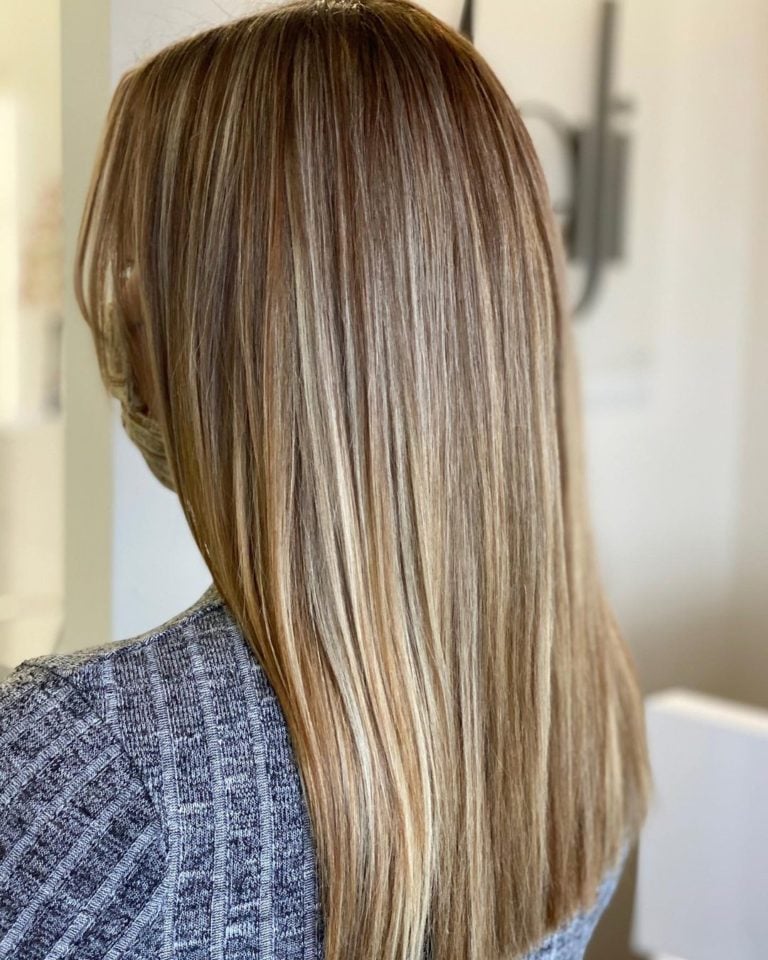 dimensional foil highlights on straight hair